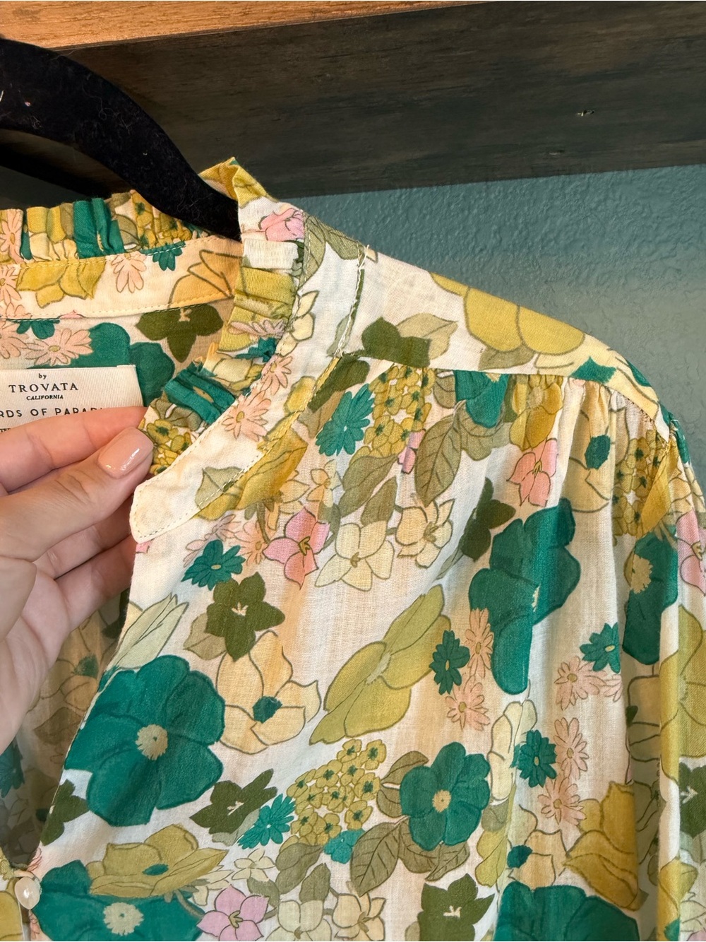 Trovata Birds of Paradis Floral Ruffle Collar Button Front Blouse L Boho Flowy - Picture 2 of 8